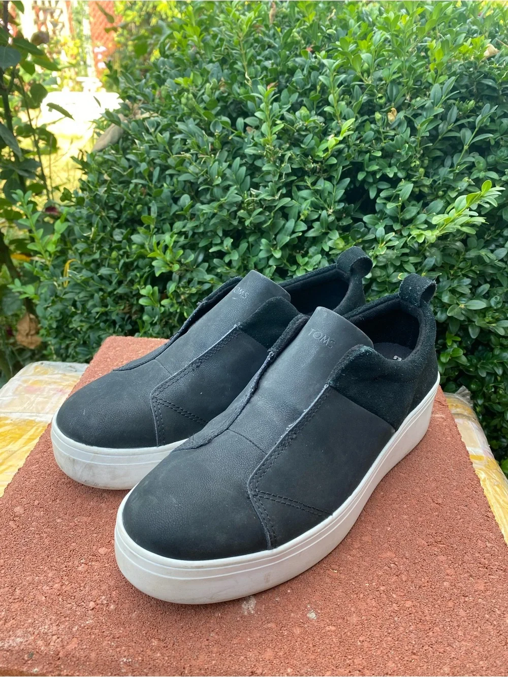 Toms Women’s Black Slip-On Platform Sneakers Size 6.5